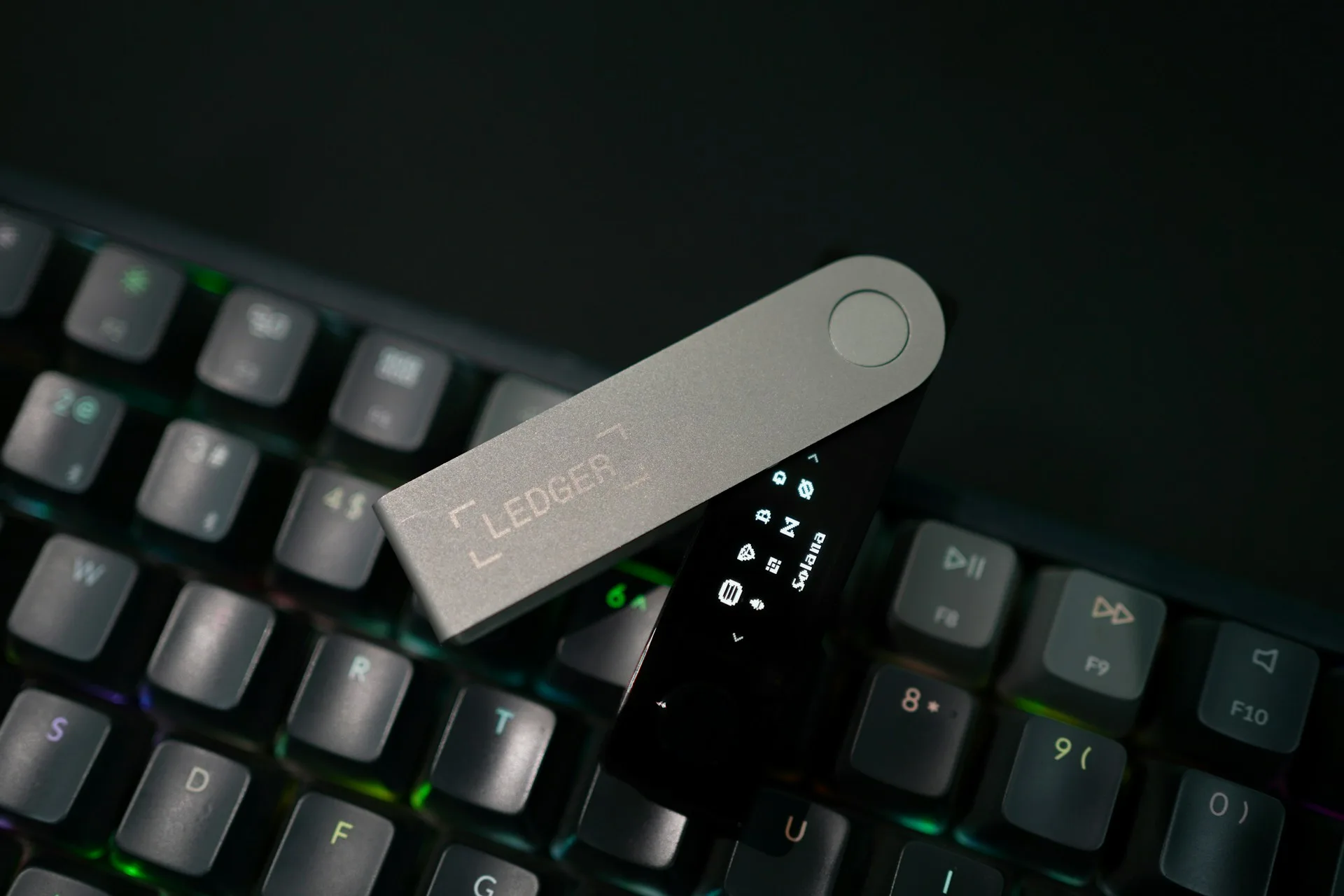 Amjith S/Unsplash/Ledger